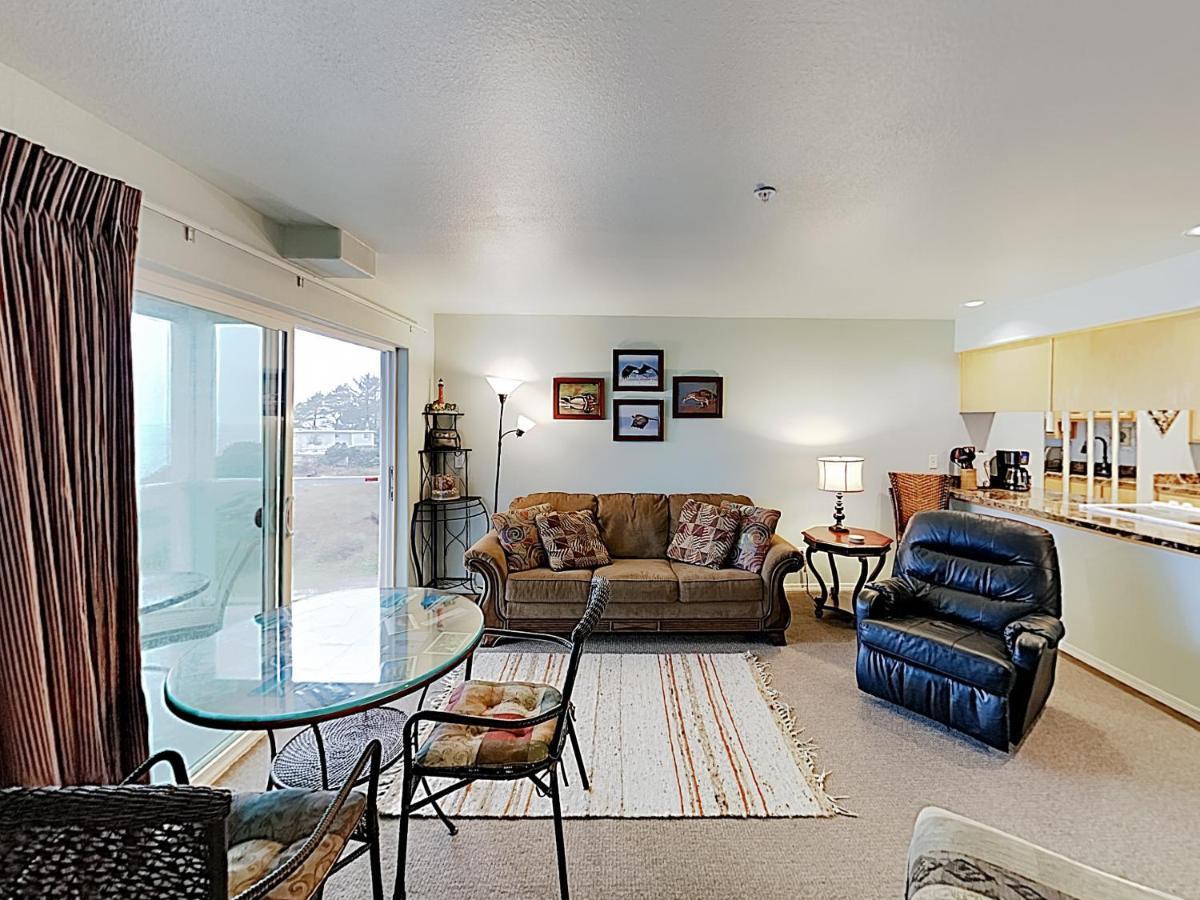 New Listing! Bay-View Beauty With Private Balcony Condo Lincoln City Exteriör bild