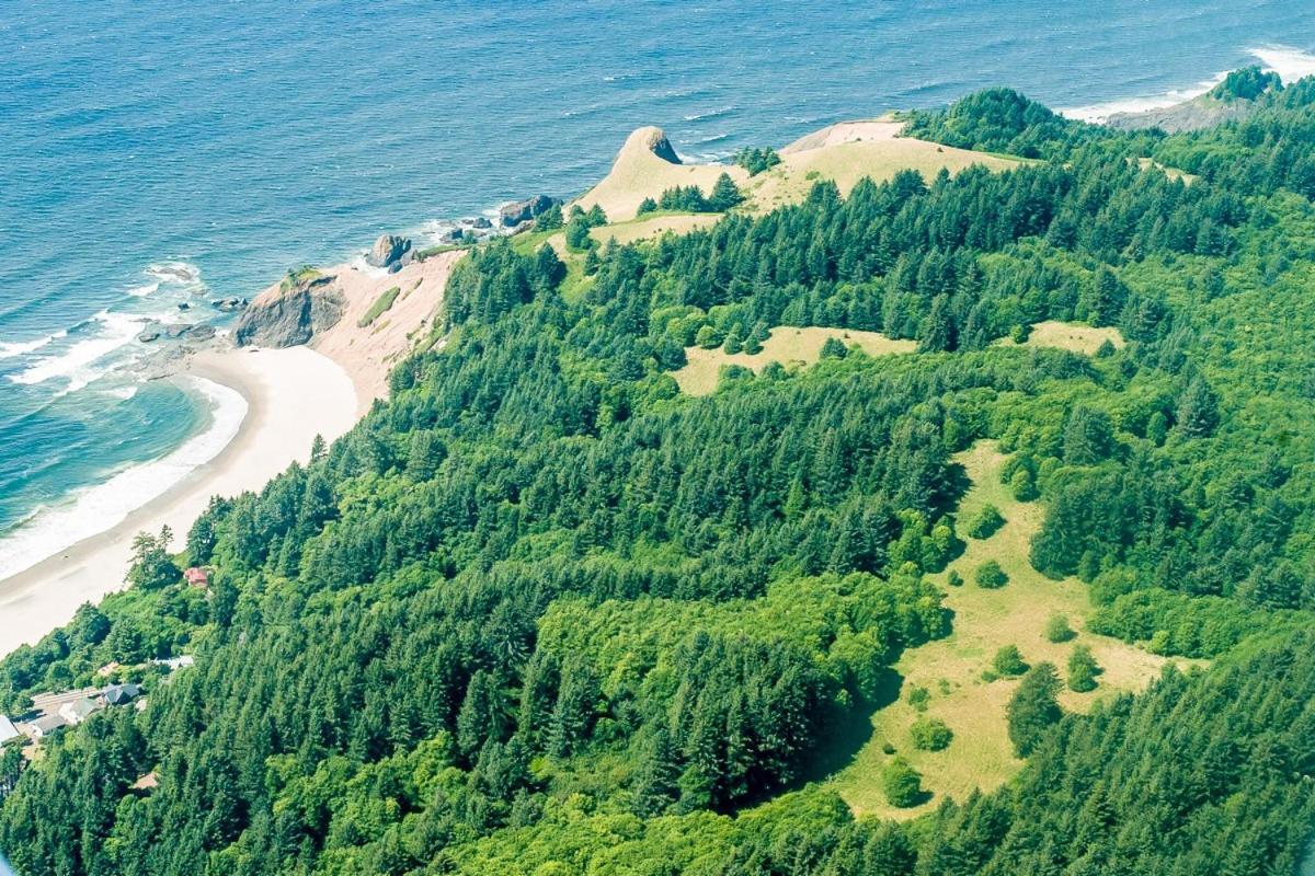 New Listing! Bay-View Beauty With Private Balcony Condo Lincoln City Exteriör bild