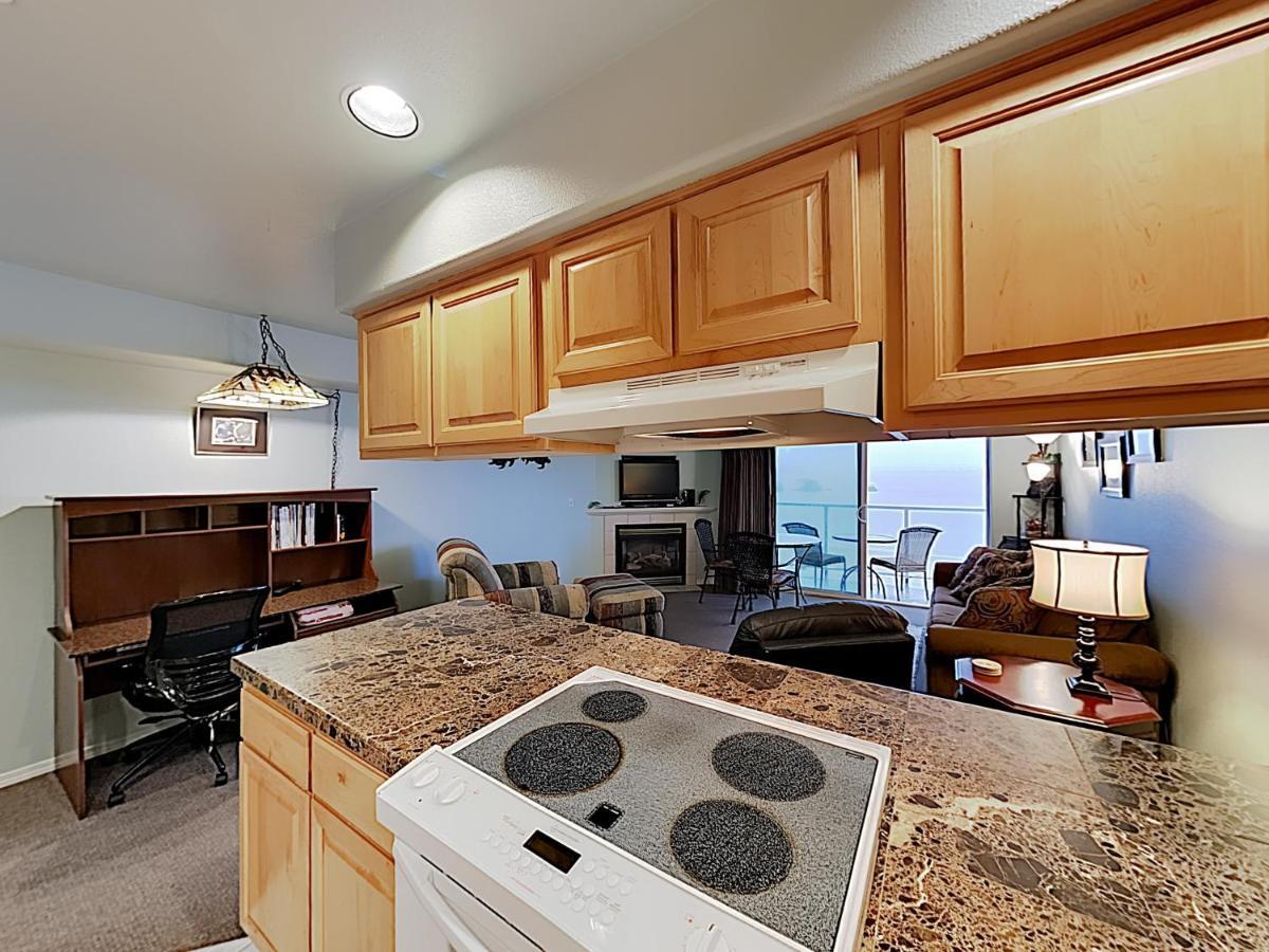 New Listing! Bay-View Beauty With Private Balcony Condo Lincoln City Exteriör bild