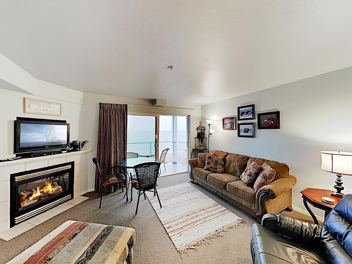 New Listing! Bay-View Beauty With Private Balcony Condo Lincoln City Exteriör bild