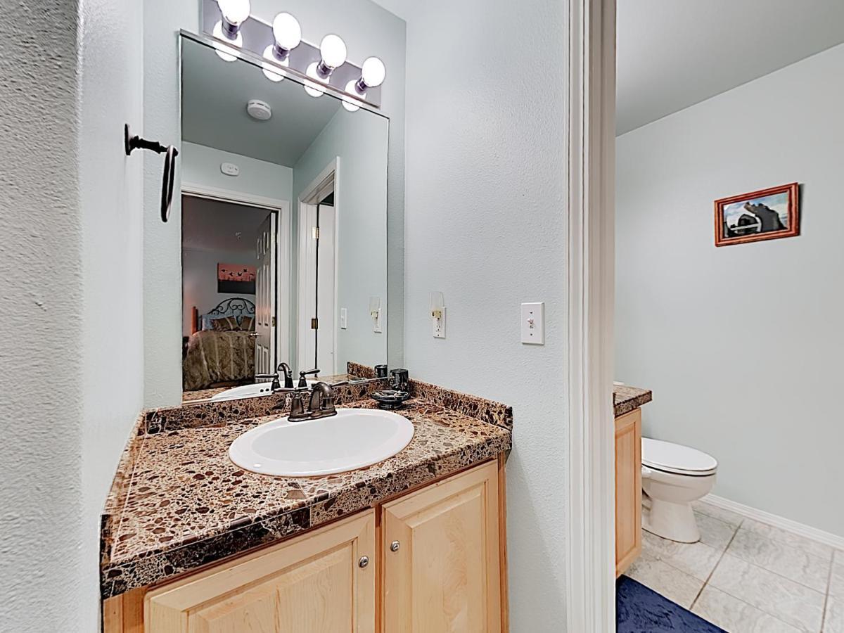 New Listing! Bay-View Beauty With Private Balcony Condo Lincoln City Exteriör bild