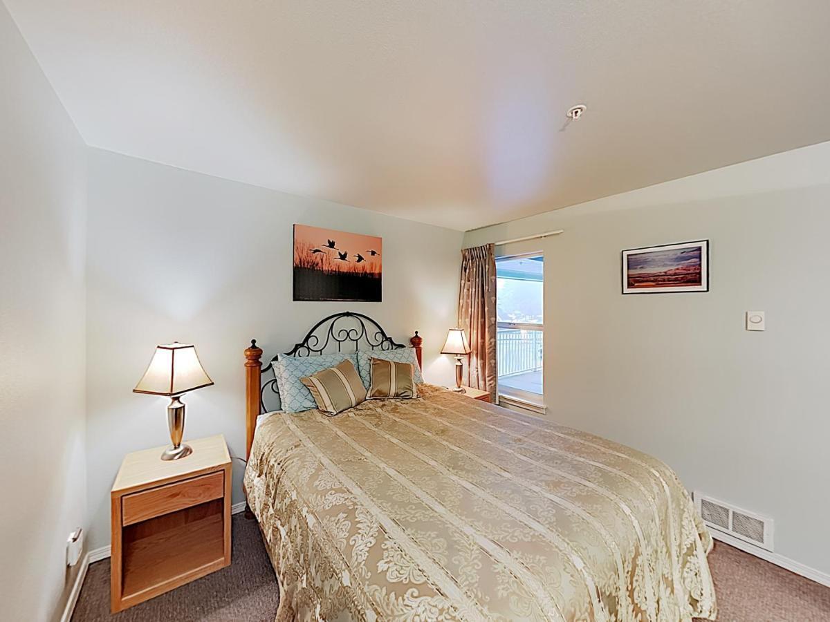 New Listing! Bay-View Beauty With Private Balcony Condo Lincoln City Exteriör bild